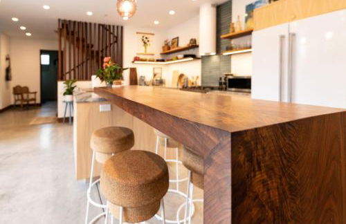 Modern indoor-outdoor living wHot Tub Walk to Beaches & Mountain Trails - Foto 11