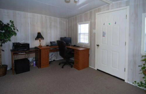 Enjoy Vacation in a Quiet Area with Huge Backyard - Foto 8