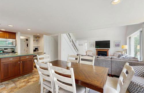 Fairy Cottage in the Wood - Photo 12