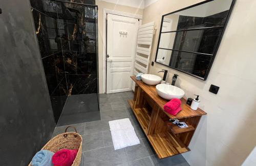 RDC maison de maitre pour 6 personnes avec piscine et jacuzzi - Photo 52