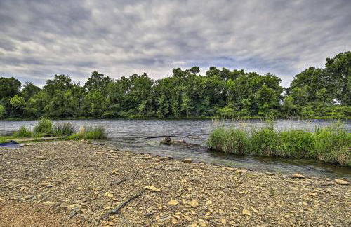 Riverfront Elizabethton Detached Studio with Grill - Foto 24