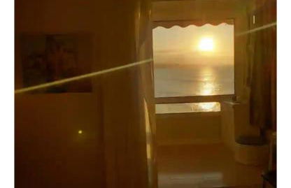 Beautiful oceanfront studio with private parking - Foto 22