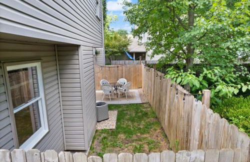 5 Minutes from Hospitals and UK! - Photo 36