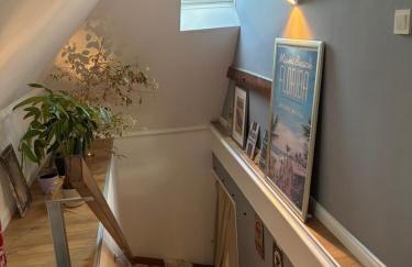 Dachgeschosswohnung in historischer Villa - Foto 2