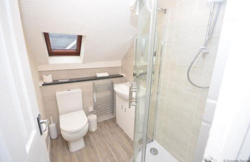 Cavell - sleeps 2 people right in the heart of Wroxham on the Norfolk Broads - Photo 9