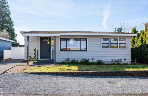 Entire house New Reno w AC Pet friendly gated back - Foto 36