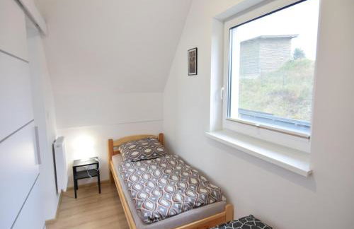 Cottage by Kiedrowickie Lake With Boat Access - Foto 16