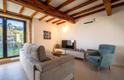 Encantadora Villa de Piedra con Jardín y Chimenea - Foto 37