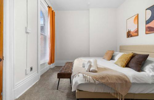 Allentown 5 BR House Free Parking No Chores! - Photo 32