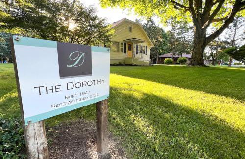 The Dorothy- Private Ravine Wooded Lot, with Game Room, Close to ALL! - Foto 1