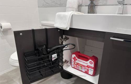 Cozy Stylish retreat - NYC & NWK w free parking - Foto 12