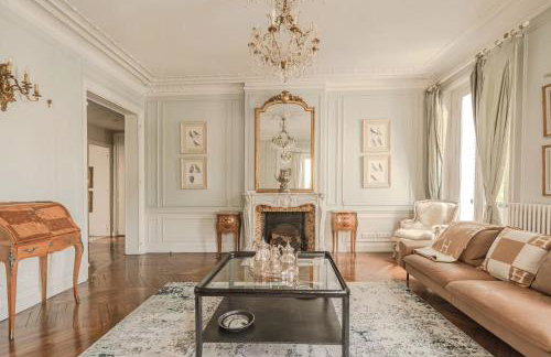 AC 3bds Apt with arc de triomphe view & terrace - Photo 36