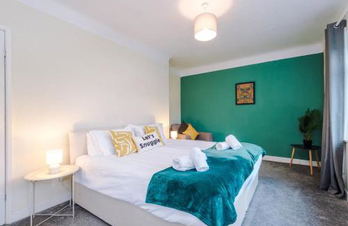 3BR Home Sleeps 6 Perfect for Short and Long Term Stays - Foto 1