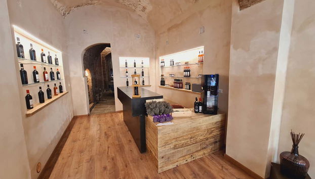 Uma das salas da enoteca