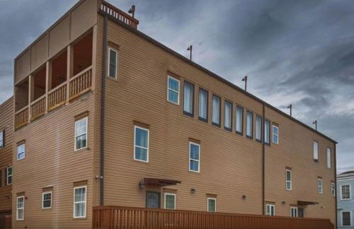 Modern 4BR City Condo 5min drive to FQ - Foto 60