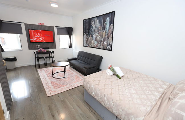 VR Apartments - Photo 35