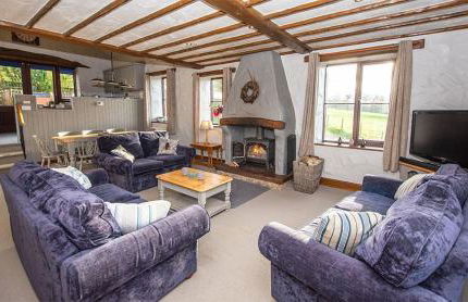 Mill Barn, Castle Carrock, dogs welcome, hot tub with countryside and reservoir views - Foto 6