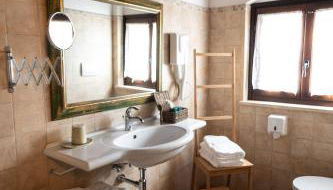 Agriturismo Emidio Pepe - Photo 5, towels, Shower