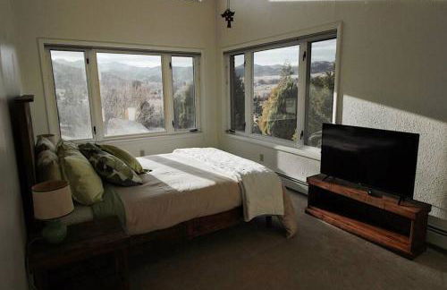 Charming, Spacious, Contemporary Mountain Retreat - Foto 22