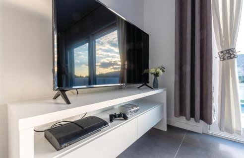 Lovely Home In Srinjine - Photo 27