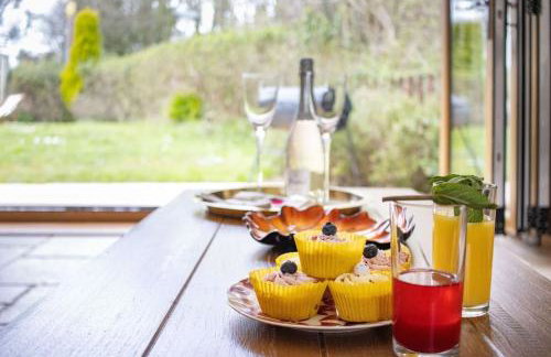 Stunning cottage with hot tub - Photo 22