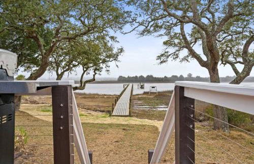 Dolphin Cove - Whole WATERFRONT House with Dock - Foto 56