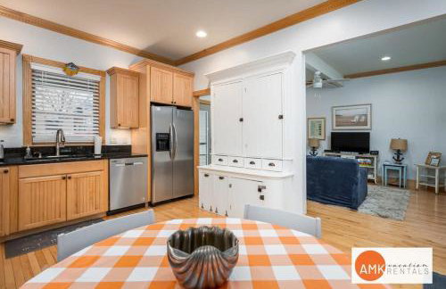 Lake Life Getaway - Condo near downtown! - Foto 16