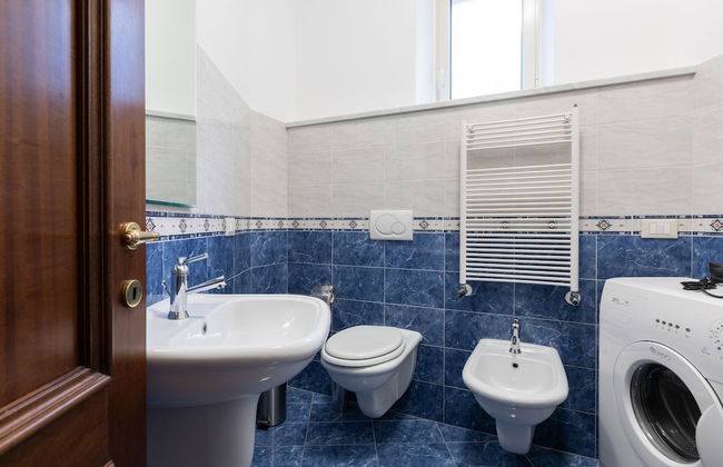 Elegant Salandra Suite - Photo 26