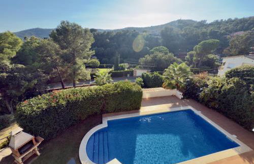 Beautiful Spacious Villa with Mountain View and Private Pool - Foto 3