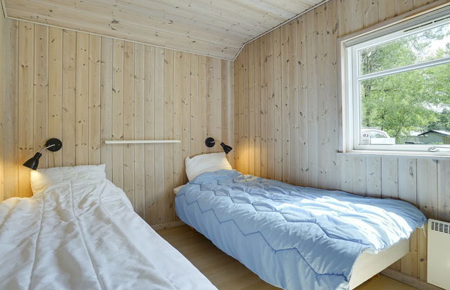 "Hughe" - 300m from the sea - Foto 21