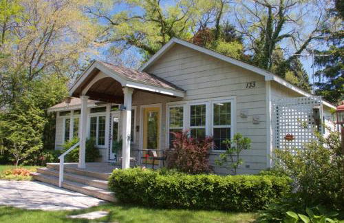 Happy Thoughts Cottage - Photo 1