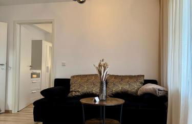 Modernes 2-Zi Apartment mit Terrasse und Garten - Foto 11