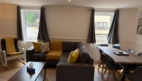 Victoria House - Photo 3