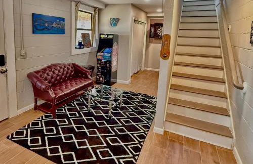 Stylish Family & Group Retreat Near UofA and Trails - Foto 24