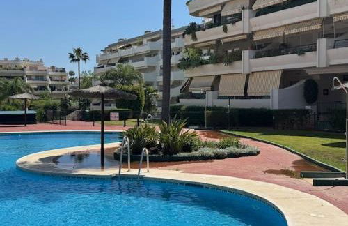 Tu descanso en Marbella, relax, golf y playa - Photo 1