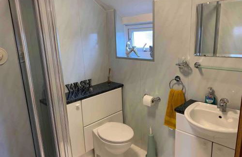 2-Bedroom Cottage with 2 Ensuites - Sleeps 6 Wifi - Foto 13