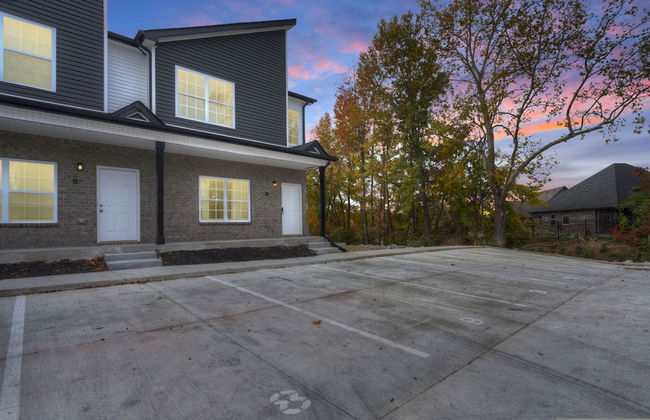 Waiting to Excell in Clarksville - Foto 2