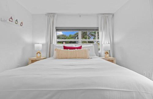 Arthaus- Fully Stocked Kitchen and Fenced Yard - Foto 31