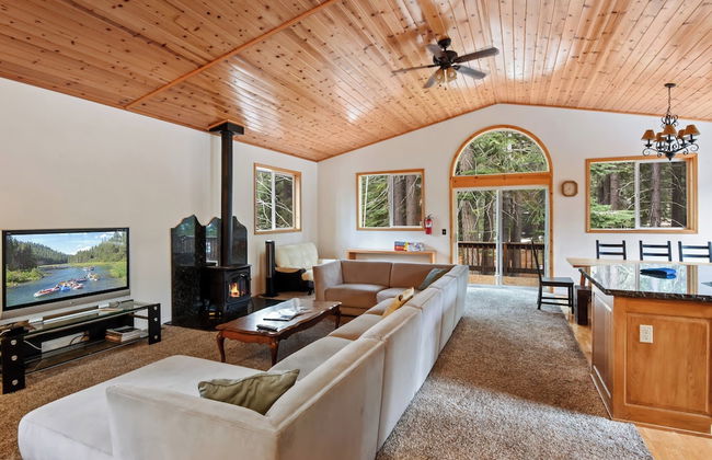 Truckee Pines Retreat Game Room & Forest Views - Foto 16