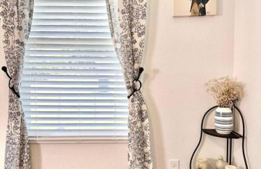 Doxie Cottage Close to WEC Springs and More - Foto 35