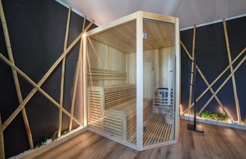 Home of spa - Photo 3