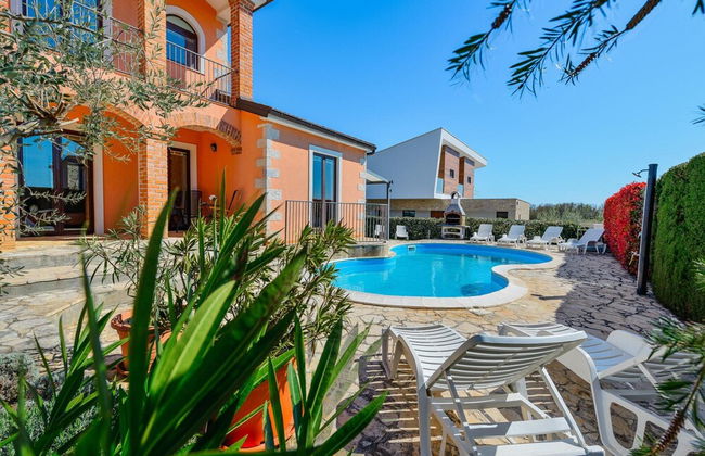 Villa in Visnjan With Private Heated Pool - Photo 24