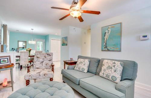 Cozy Goose Creek Escape with Patio and Grill - Foto 5