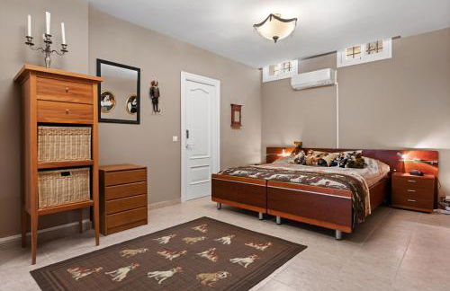 Infinity pool mansion by Costarentals - Ref 85 - Photo 13