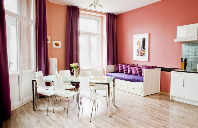 Royal Court Apartments - Photo 34