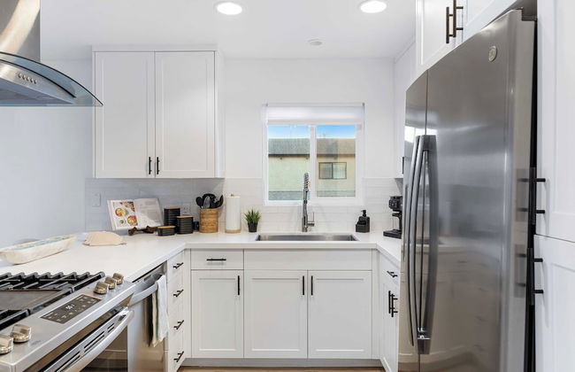 Steps From the Sand/boardwalk Outdoor Dining, Parking, and Patio in Newport - Foto 14