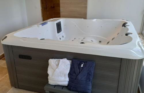 Apartment Leonie's Gîte Moulin de Tartay in Avignon by Interhome - Photo 21