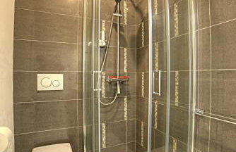 Stylish Apartment near Siena I Private Parking & Air Con & WiFi - Photo 18