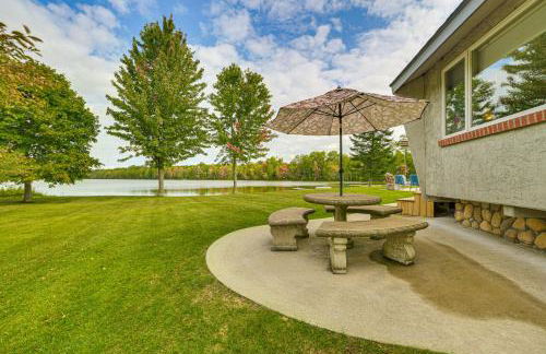 Lakefront Home - Private Dock, Fire Pit and Yard - Foto 4