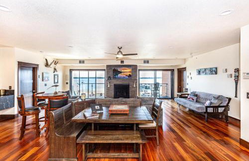 Starboard Point: Stunning Luxury Condo in the heart of DL! - Foto 2